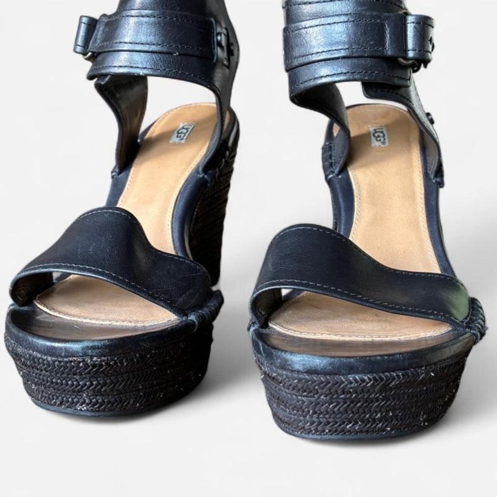 Ugg Black leather wedge sandals with adjustable straps Sz 9.5 #goblincore